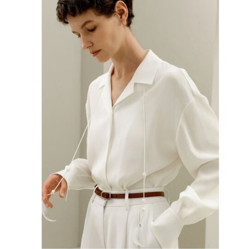 Lilysilk white 100% silk button down pearl cuff detail size small